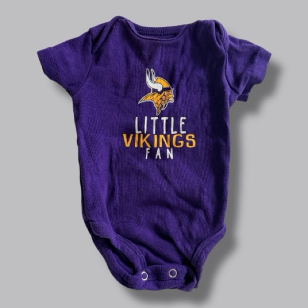 NFL Purple Minnesota Vikings 'Little Vikings Fan' One-Piece (New Born)